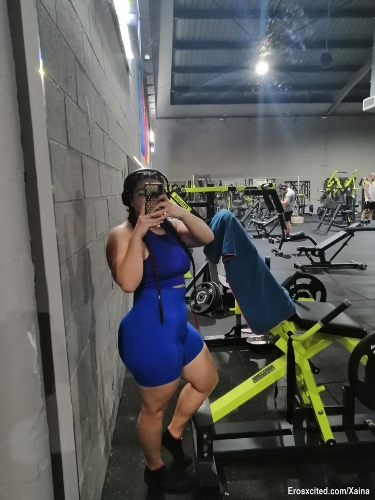 Holaa soy nueva en esta plataforma estoy feliz pondré nuevo contenido aquí tanto cosplays y eros + entrenamiento exclusivos para mis subscriptores ♥️