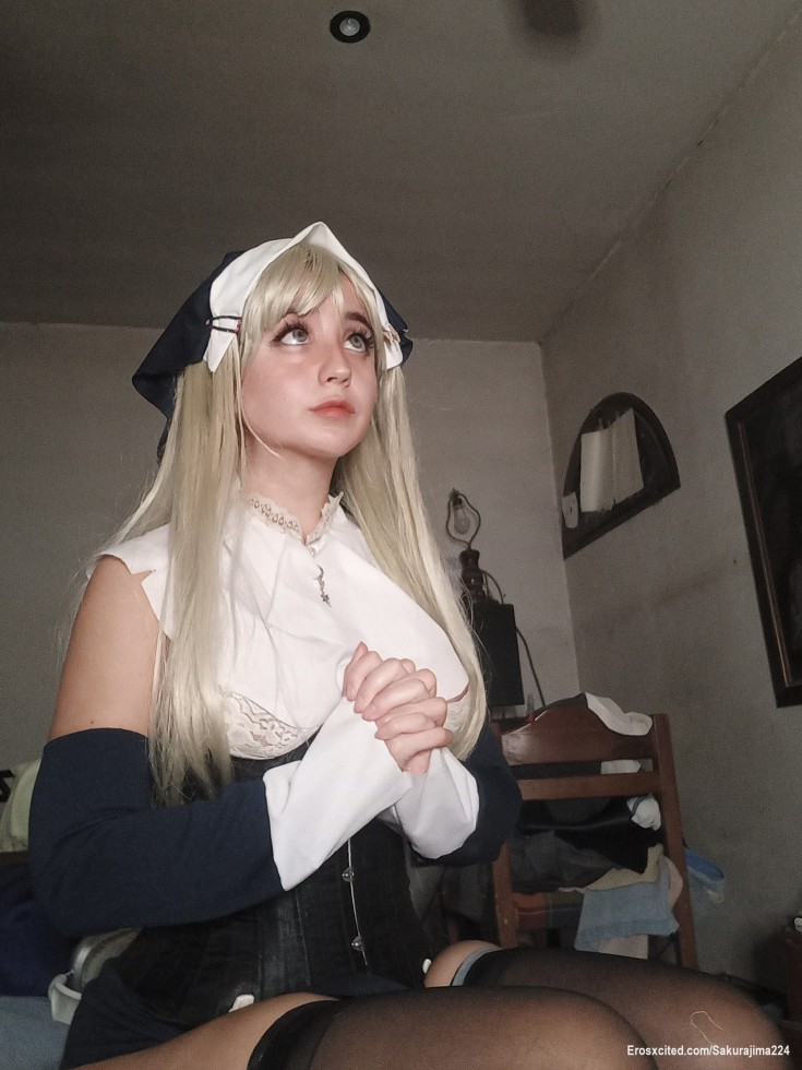 Porfavor no lastime a esta inocente monja 
https://www.erosxcited.com/Sakurajima224/post/886 (pt 1)
https://www.erosxcited.com/Sakurajima224/post/887 (pt 2)